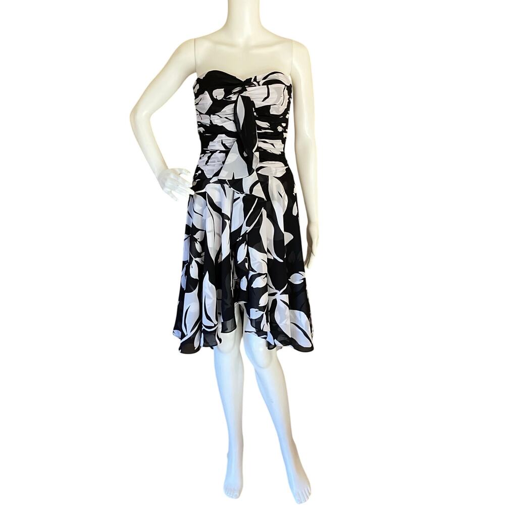 WHBM Black White Floral Strapless Pleated Dress Size 2 Breezy Y2K
